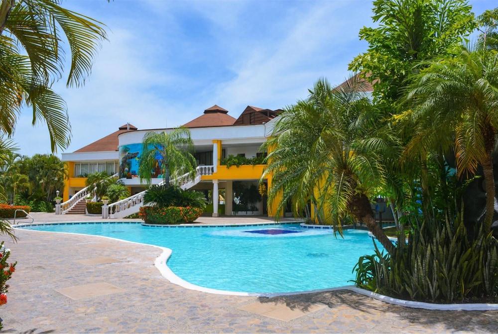 Hotel Palma Real Sambo Creek 外观 照片